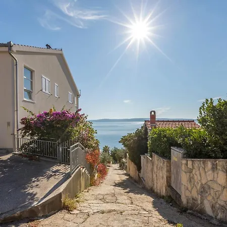 Sa Terasom 250m Od Plaze,parking,wi Fi,rostilj Apartment *