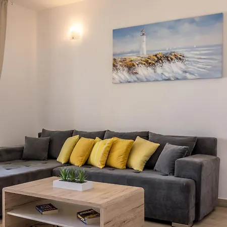 Sa Terasom 250m Od Plaze,parking,wi Fi,rostilj Apartment *